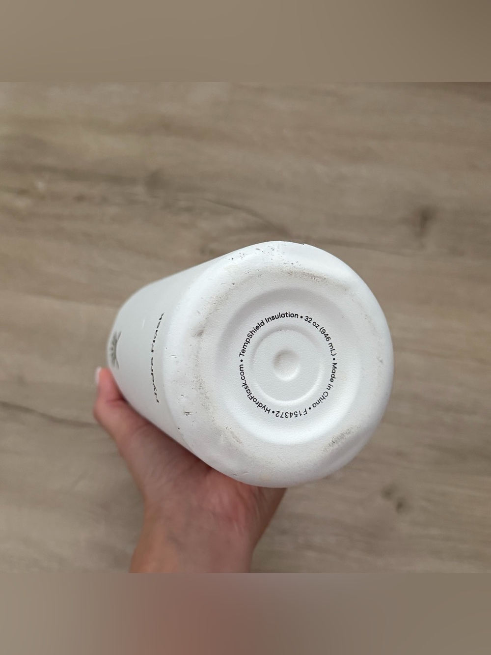 Hydro flask White Waterbottle - Picture 2 of 12